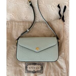 NWOT Authentic Gucci Green Calfskin Leather GG Super Mini crossbody purse  $1500